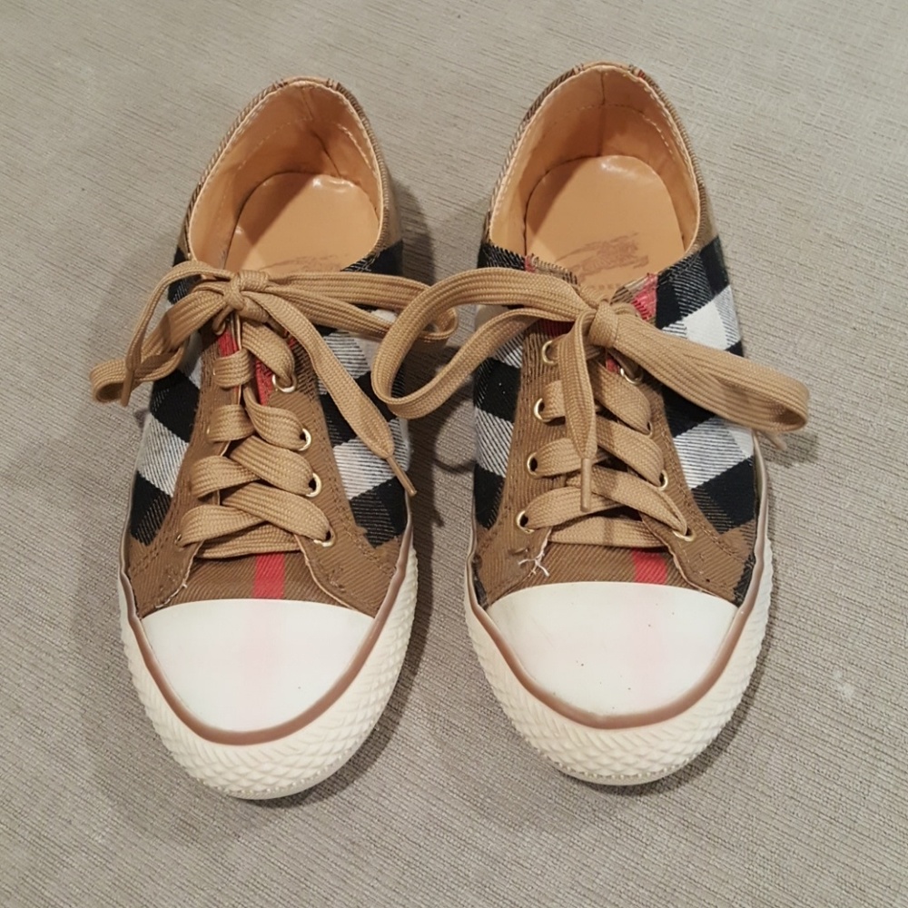 Pre used Vintage  Burberry Sneakers